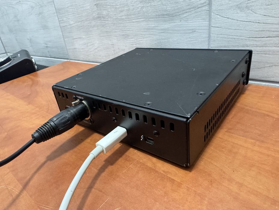 Universal audio satellite OCTO core uad-2 okazja najtaniej w sieci
