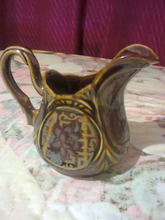 Молочники (форфор)