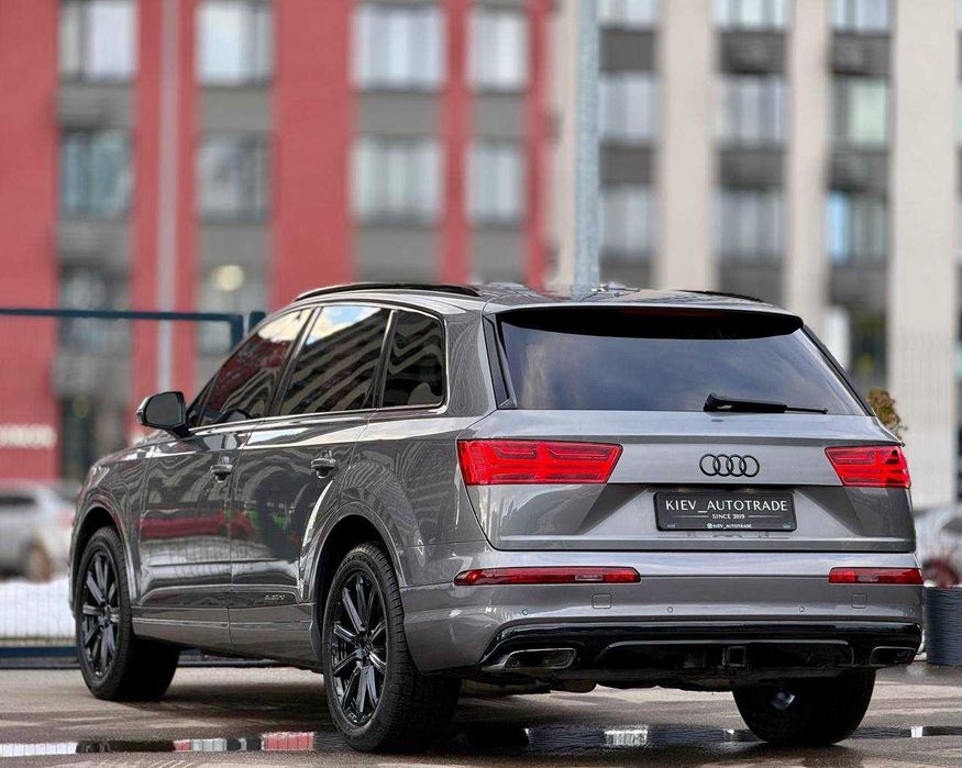 Продаж гарного Audi Q7
