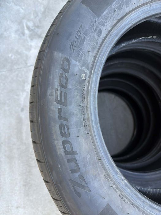 Komplet opon 235/60R18