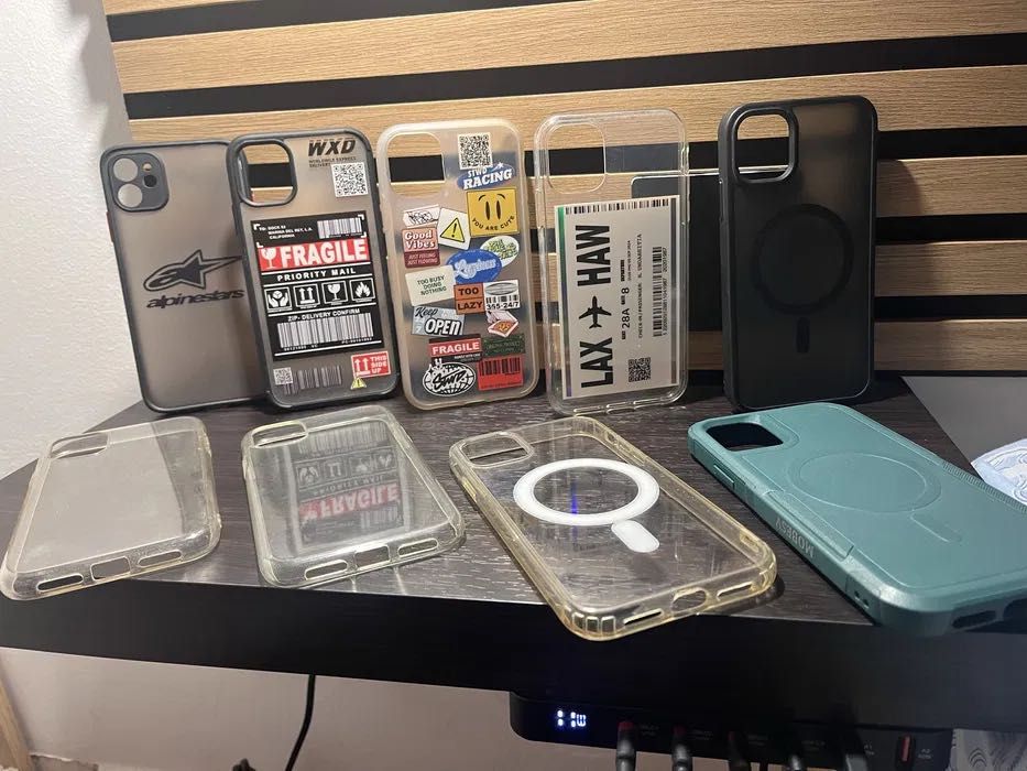 CAPAS iPHONE 11 — Varios modelos