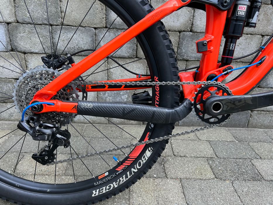 Trek Slash 9 - Rama M/L (17,5/18,5") - koła 27,5"