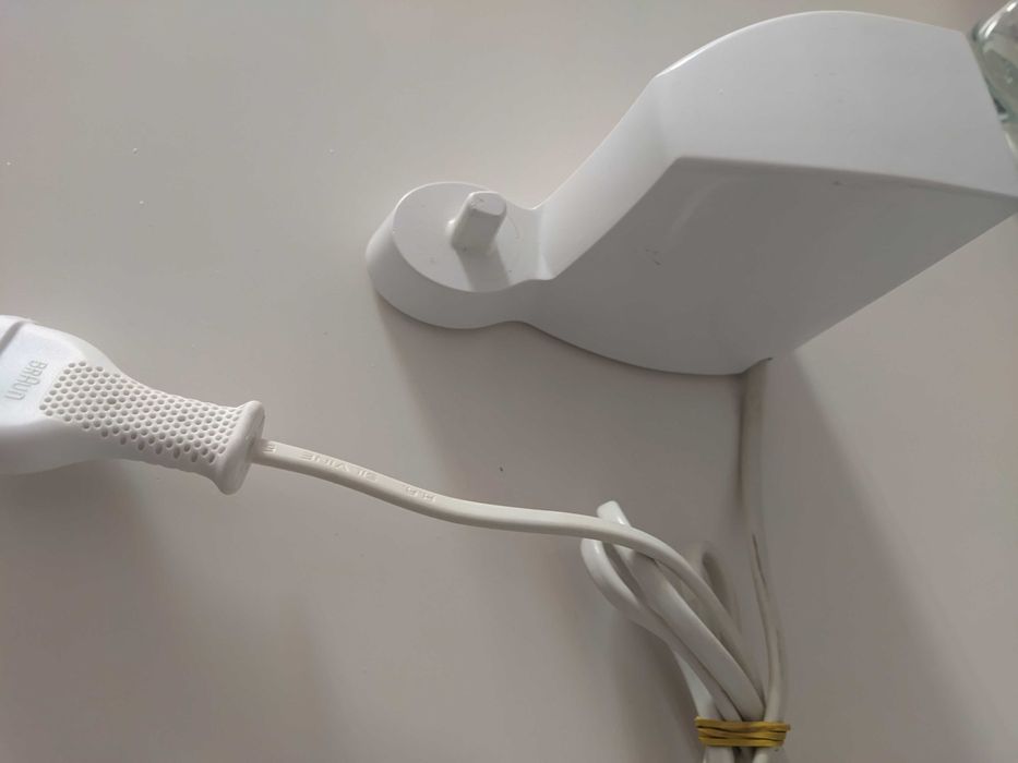 Зарядное устройство для  электрической зубной щетки BRAUN Oral-B