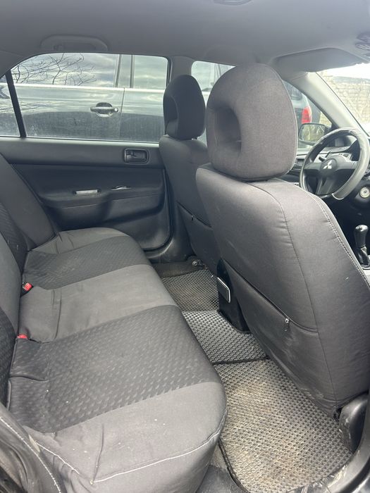 Mitsubishi lancer