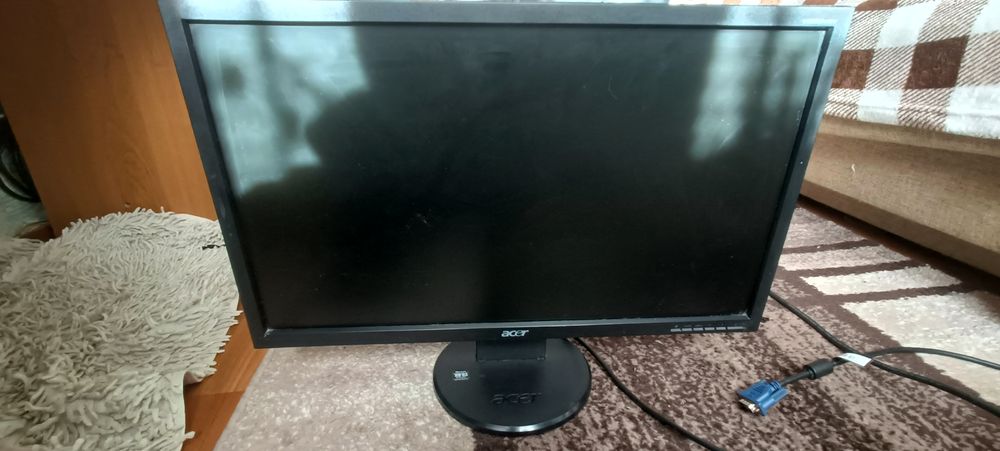 Продам Full HD монитор Acer V223HQV Торг!