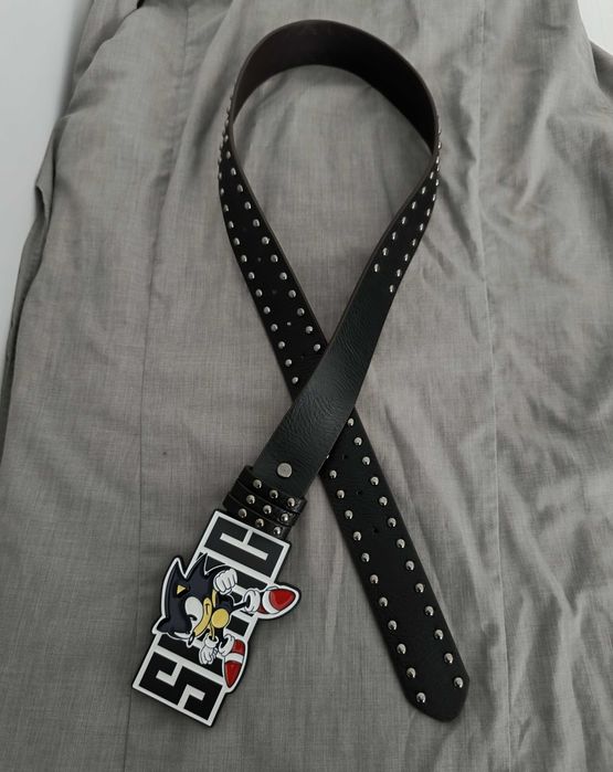 Czarny pasek nity klamra Sonic swag