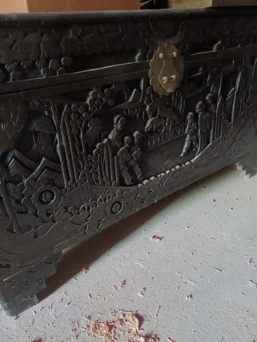 Malas de canfora trabalhadas