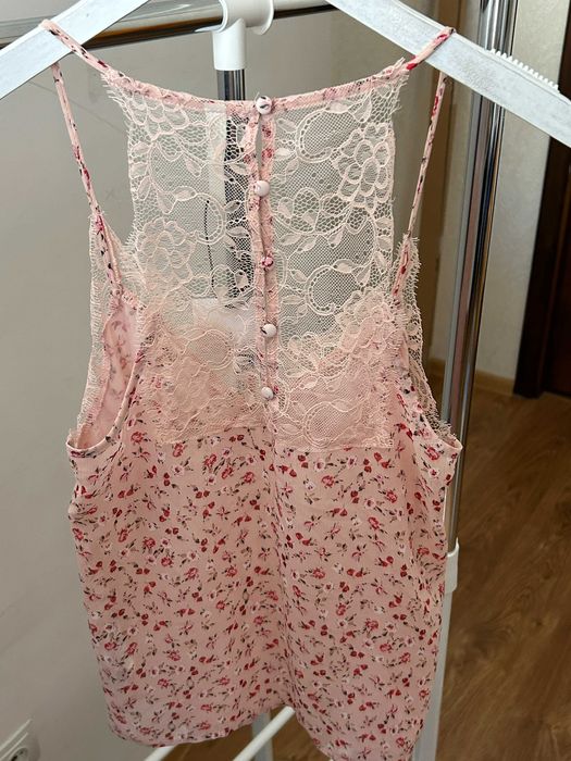 Квітковий топ Stradivarius