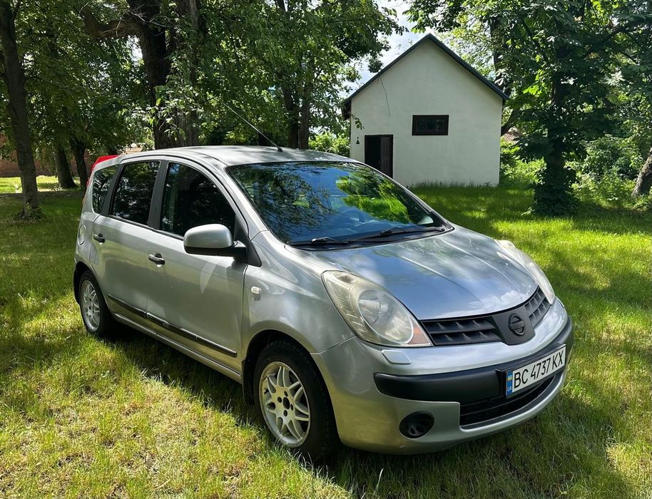 Nissan Note 1.6/автомат