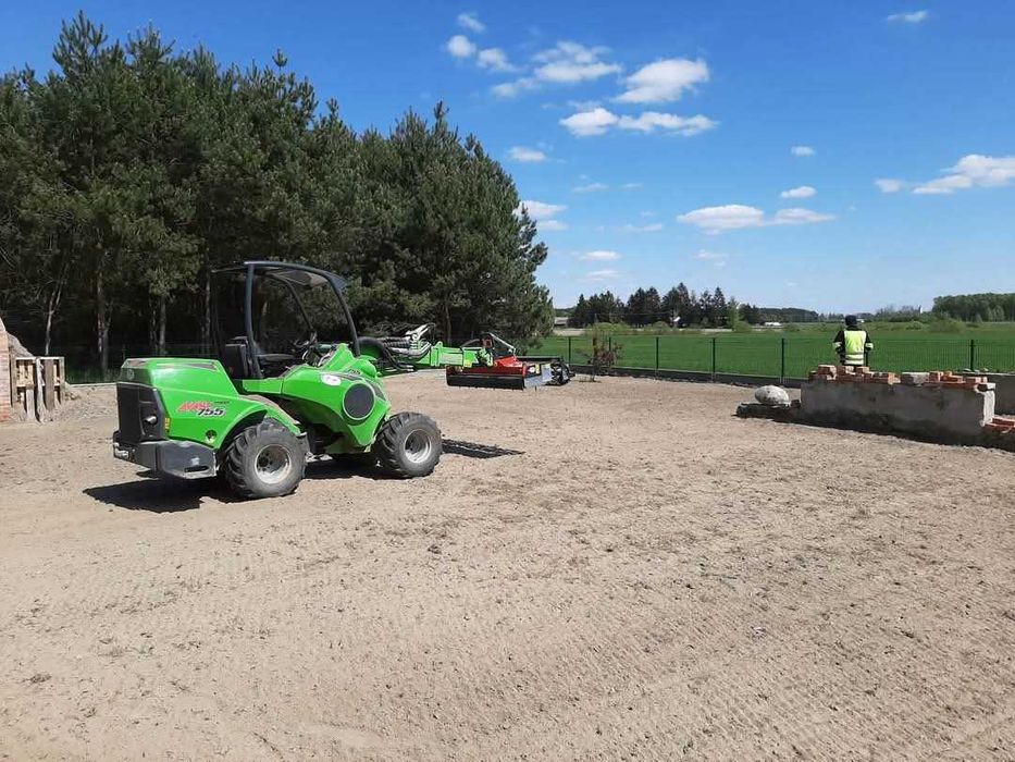 Usługa glebogryzarką separacyjną Areator Areacja trawników siew trawy