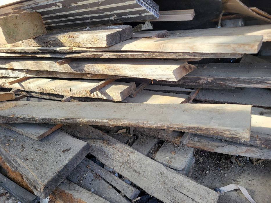 Stare drewno dębowe – deski rustykalne / tarcica (~2 m³)