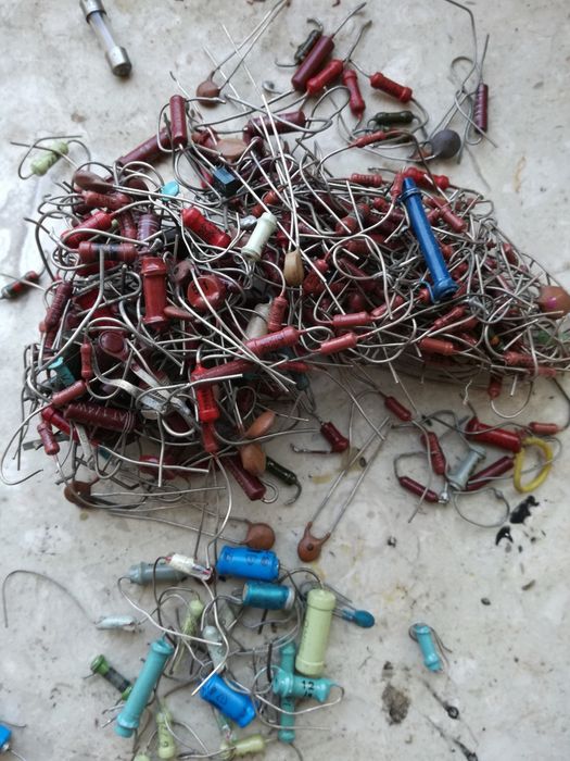 Kondensatory, oporniki, rezystory.NowePallad. Lata 50'te.