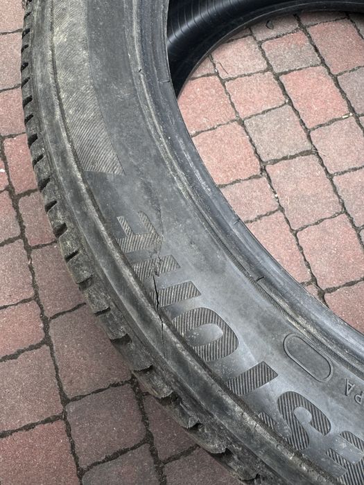 Bridgestone 275/40 r20 5000грн/пара