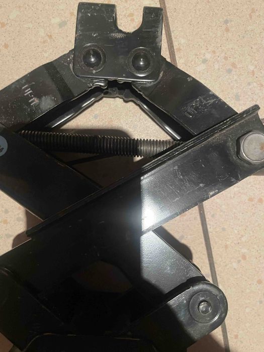 Домкрат  Шевролет бв.