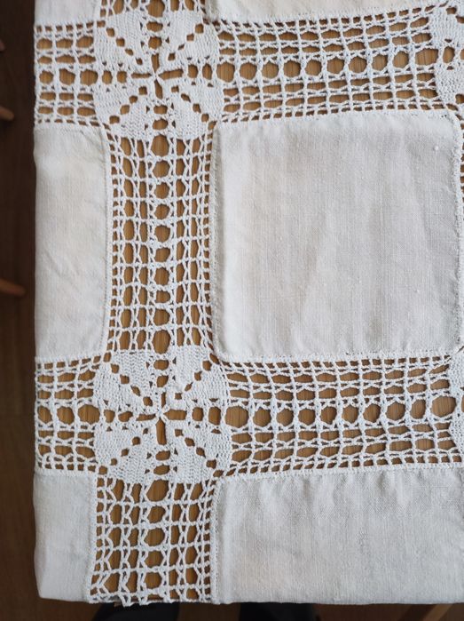 Toalha de mesa de linho e renda trabalho manual perfeição