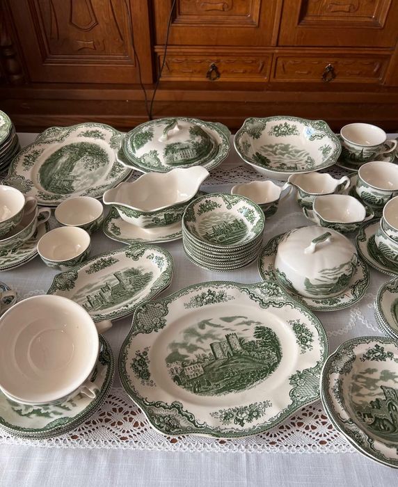 Англійський сервіз Johnson Bros England Old Britain Castles. Зелений