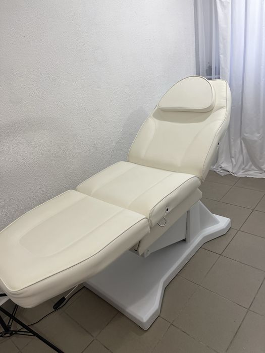 Fotel kosmetyczny elektryczny – regulowany, podologiczny