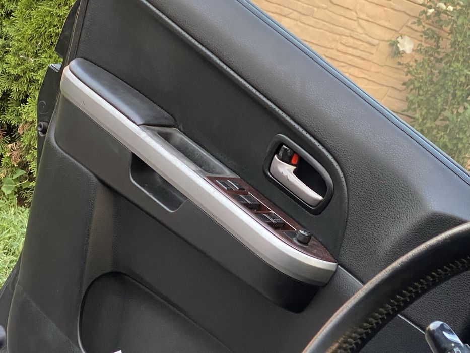 Продам Suzuki Grand Vitara 2.0