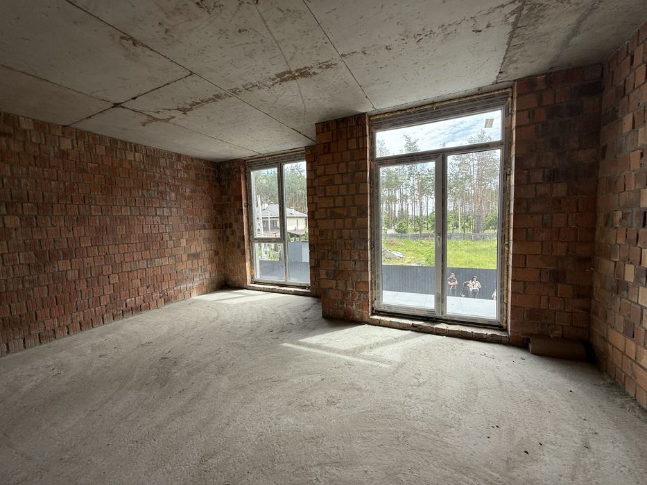 Таунхаус Гостомель на межі Бучі парк Щасливий