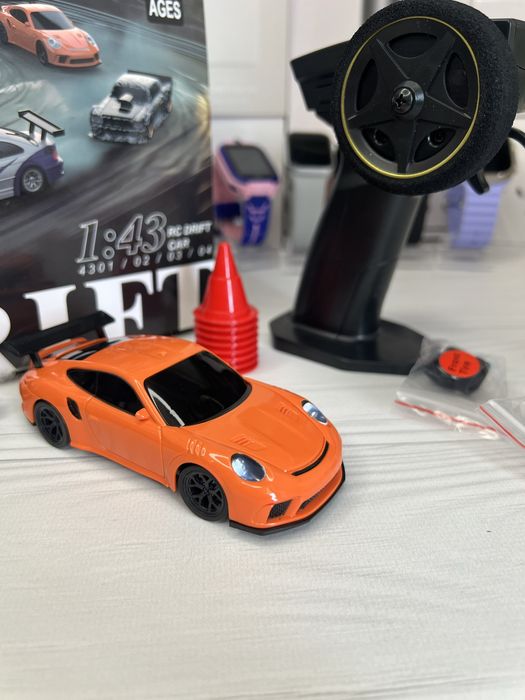 Машинка на радіокерованні