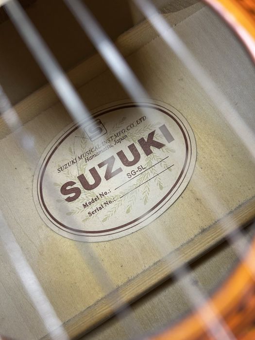 Guitarra Suzuki