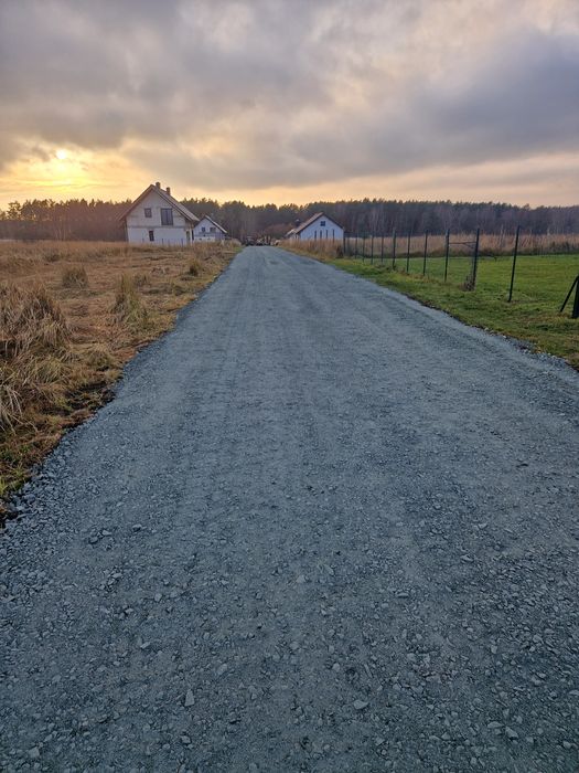 Drogi dojazdowe, budowa dróg, brukarstwo, utwardzenie dróg terenu