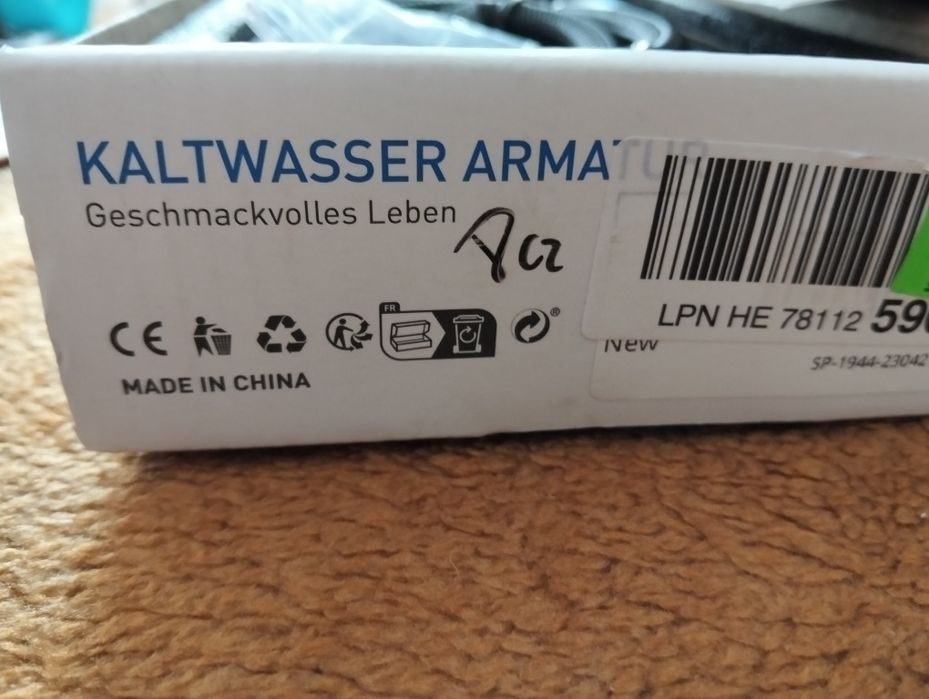 Bateria umywalkowa stojąca do zimnej wody