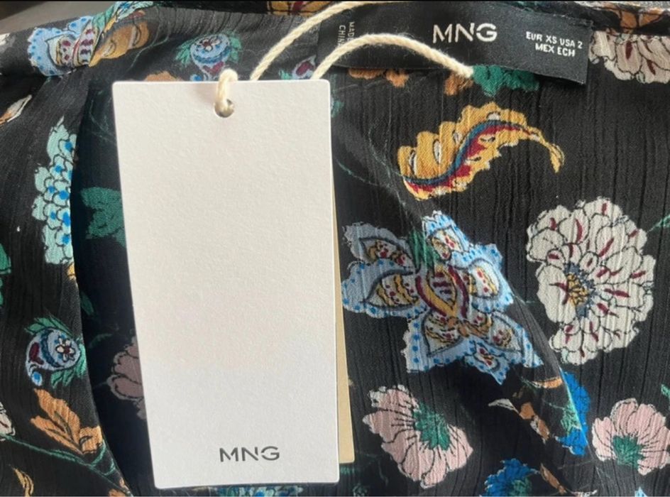 Vestido curto flores Mango