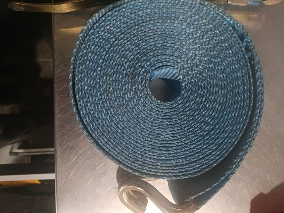 Cinta e roquete de camião