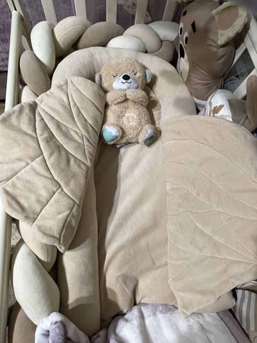 Продам кокон з крилами. Колір беж.