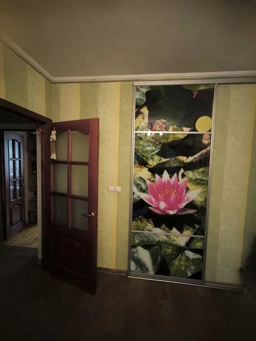 Продається 2-кімнатна кв, центр Шевченківського району (213-373-556)