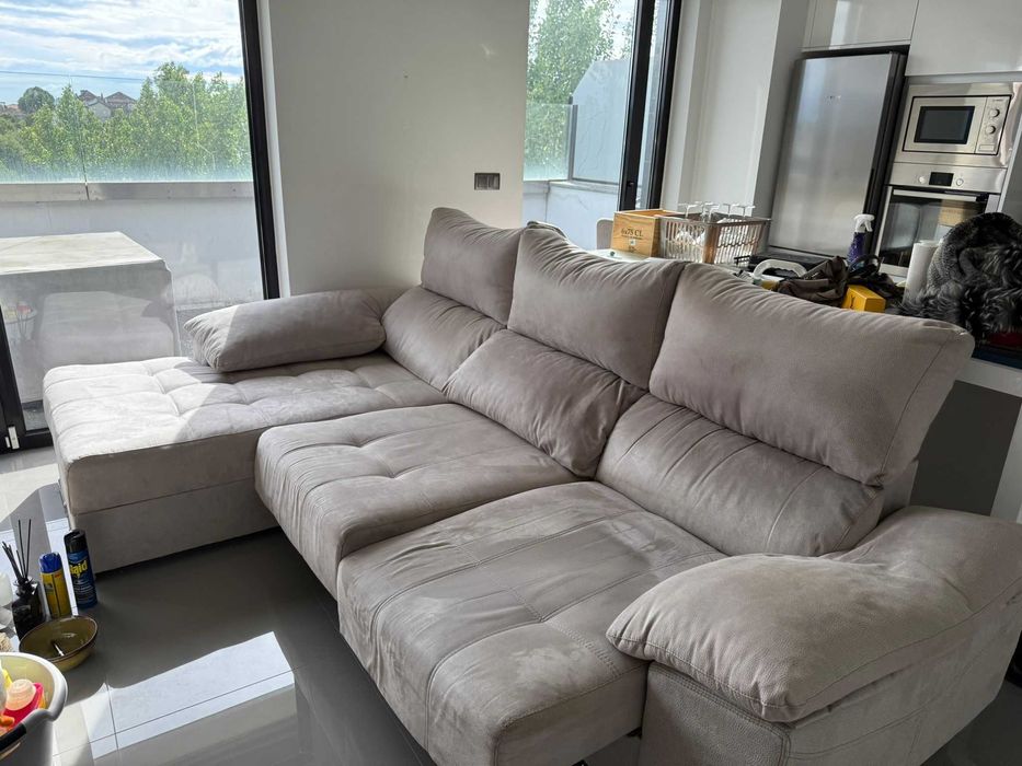 Sofá com Chaise longue