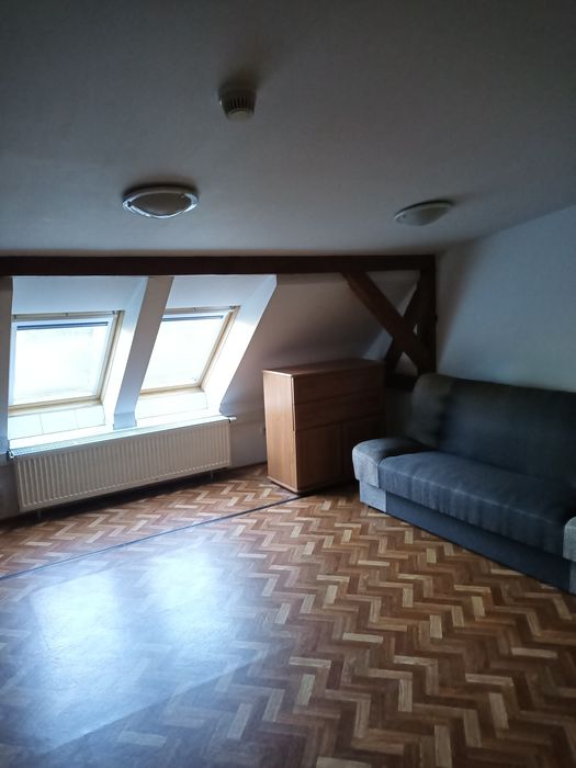 Pokój na klimatycznym ładnym poddaszu Poznań Sołacz Jeżyce Mieszkanie Damskie