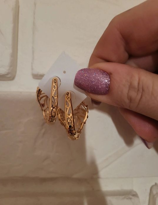 Złote kolczyki damskie