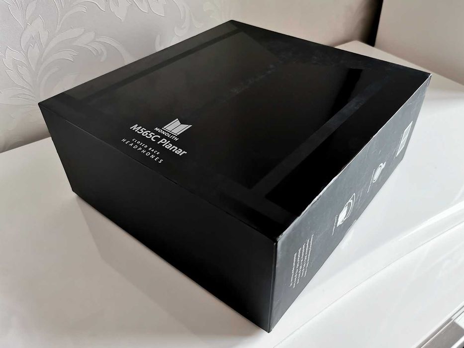 Планарные наушники Monolith 565C