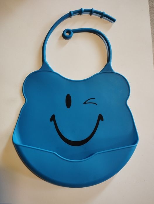 Детский силиконовый слюнявчик