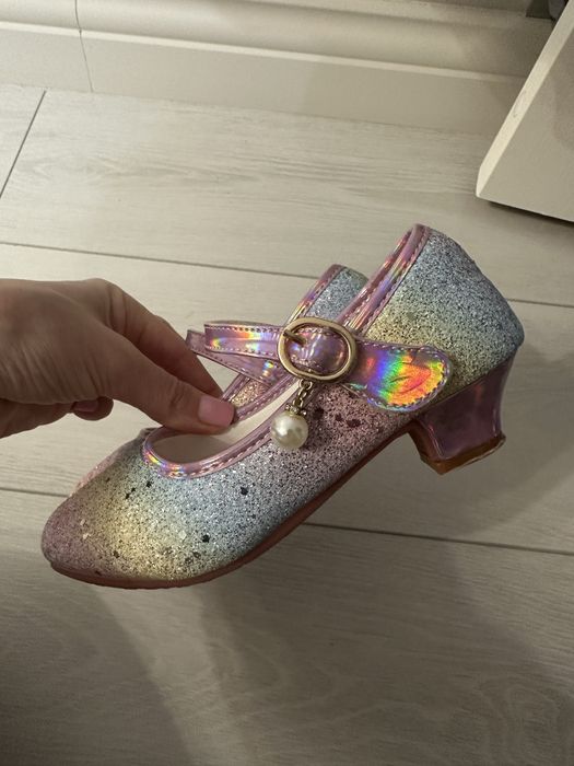 Туфлі для дівчинки