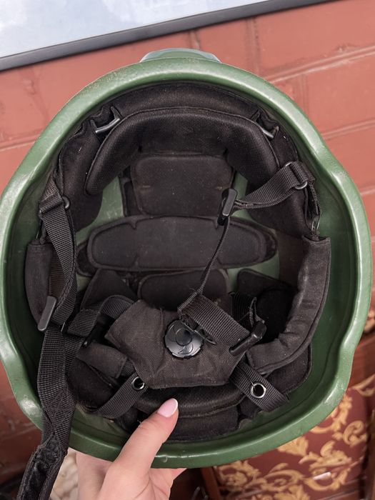 Каска висого захисту