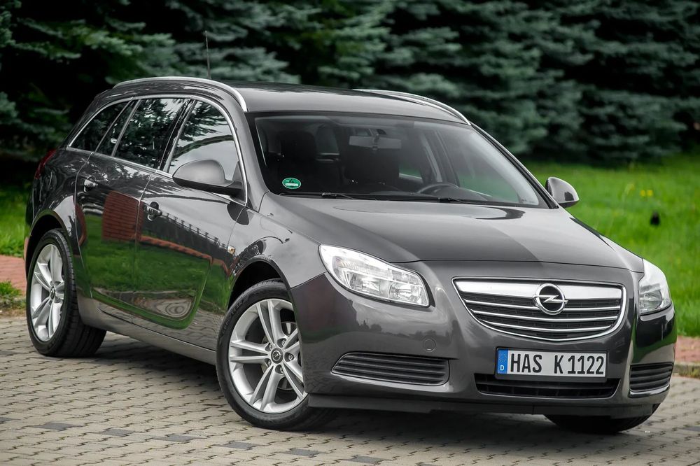 Opel Insignia 1.8 140 km Benzyna Climatronic Serwis aso Zadbana bez wkładu !!!