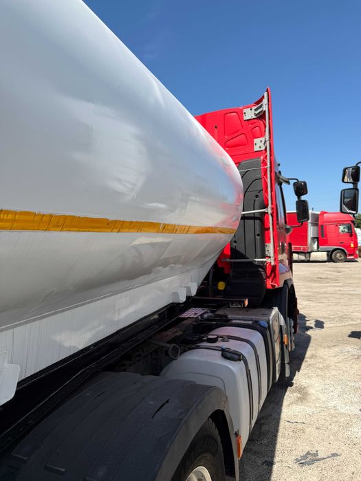 продається бензовоз як новий!