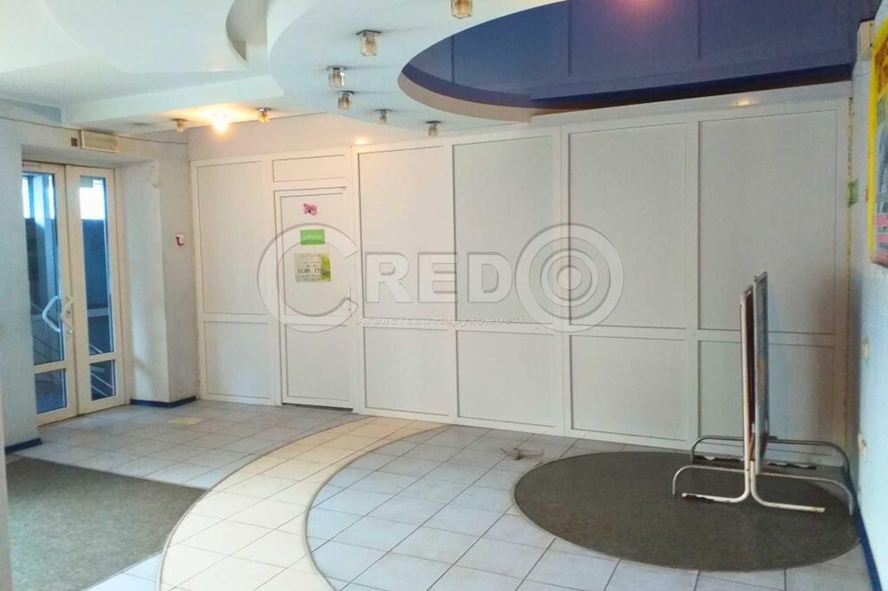 Продаж торгово-офісного приміщення, 351 кв.м