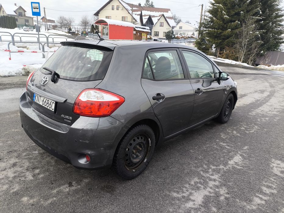 Toyota Auris, 2011 rok, benzyna 1.33, OC i PT 2027