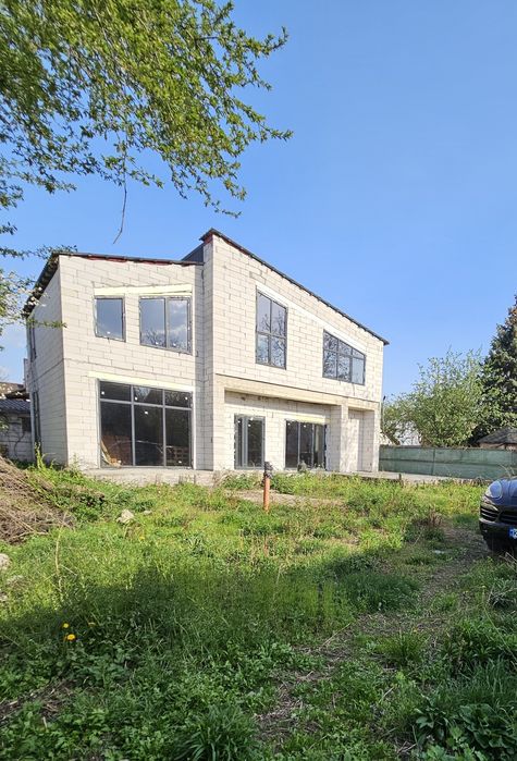 Будинок біля Дніпра. Оболонь