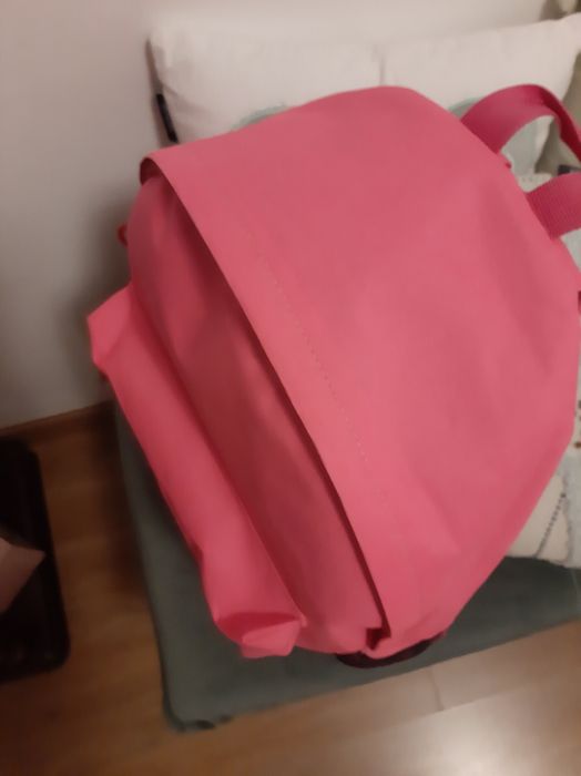 Mochila cor de rosa usada 2 ou 3 vezes
