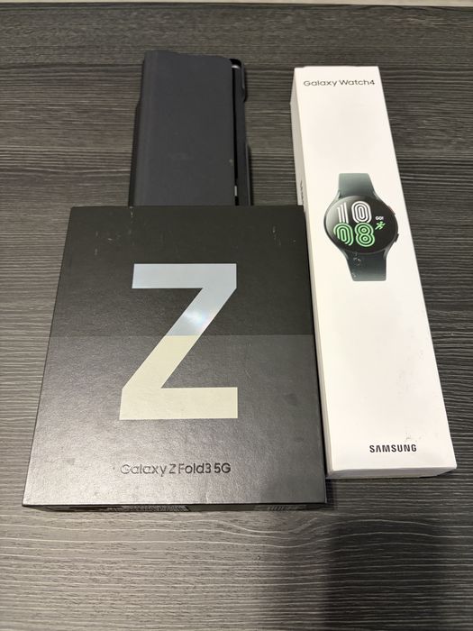 Samsung Galaxy Z Flip 3 + Galaxy Watch 4
