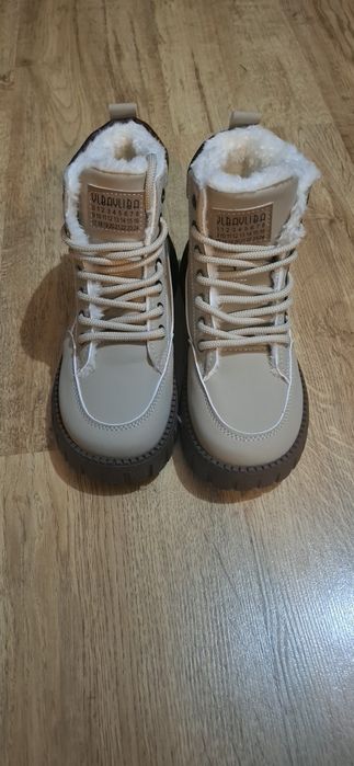 Buty ocieplane damskie 39