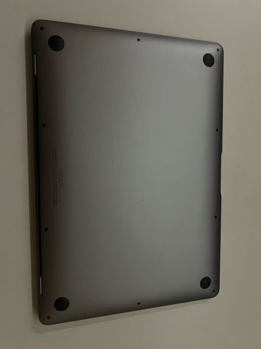 Macbook Air M1 8/512 АКБ 84%