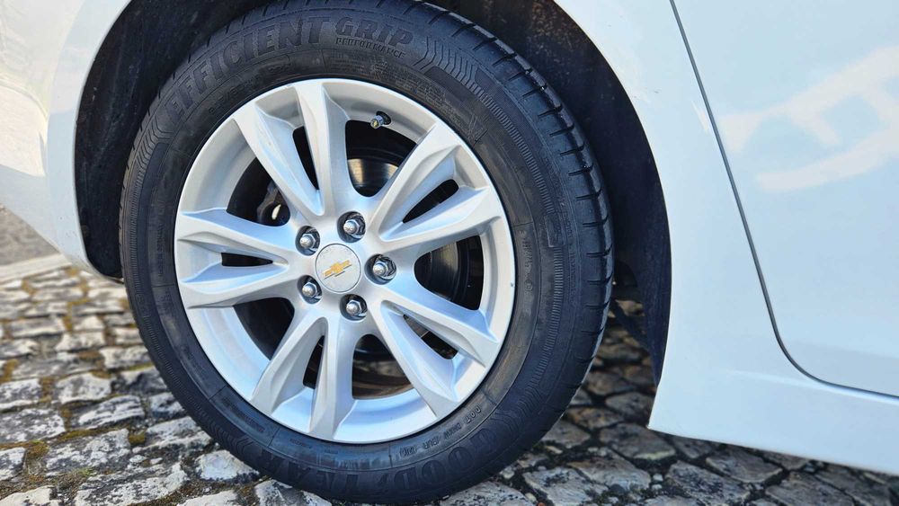 Chevrolet Cruz, caixa automática.