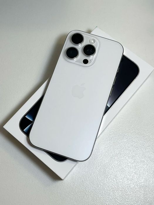 iPhone 16 Pro Max 256GB — Titanium