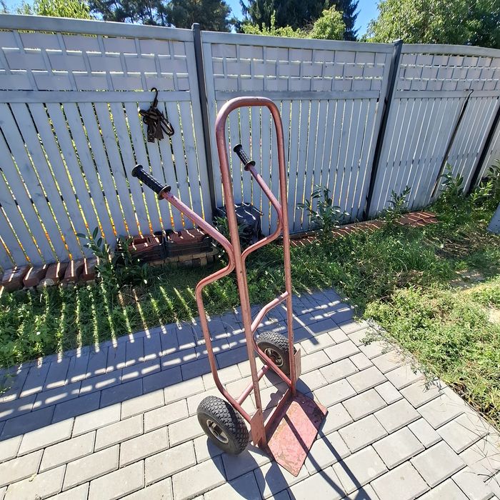 solidny wózek transportowy dwukołowy
